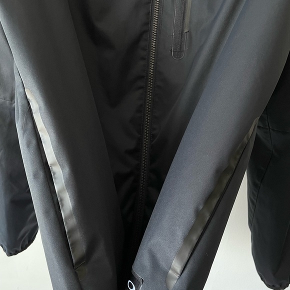 Oakley Black Shell Jacket - Picture 3 of 16